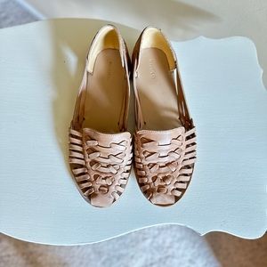 Nisolo Huarache, almond color, size 8